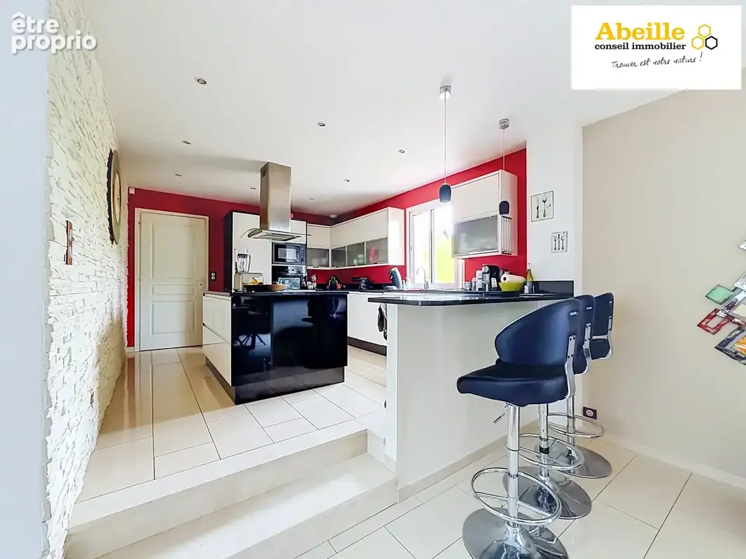 Maison contemporaine de 141 m2 hab. dependance de 29 m2. garage. terrain 800 m2. - photo 9