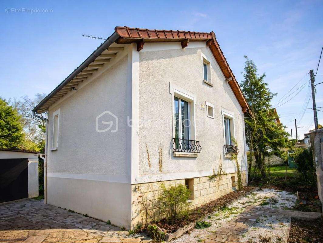 Maison à LA FERTE-ALAIS