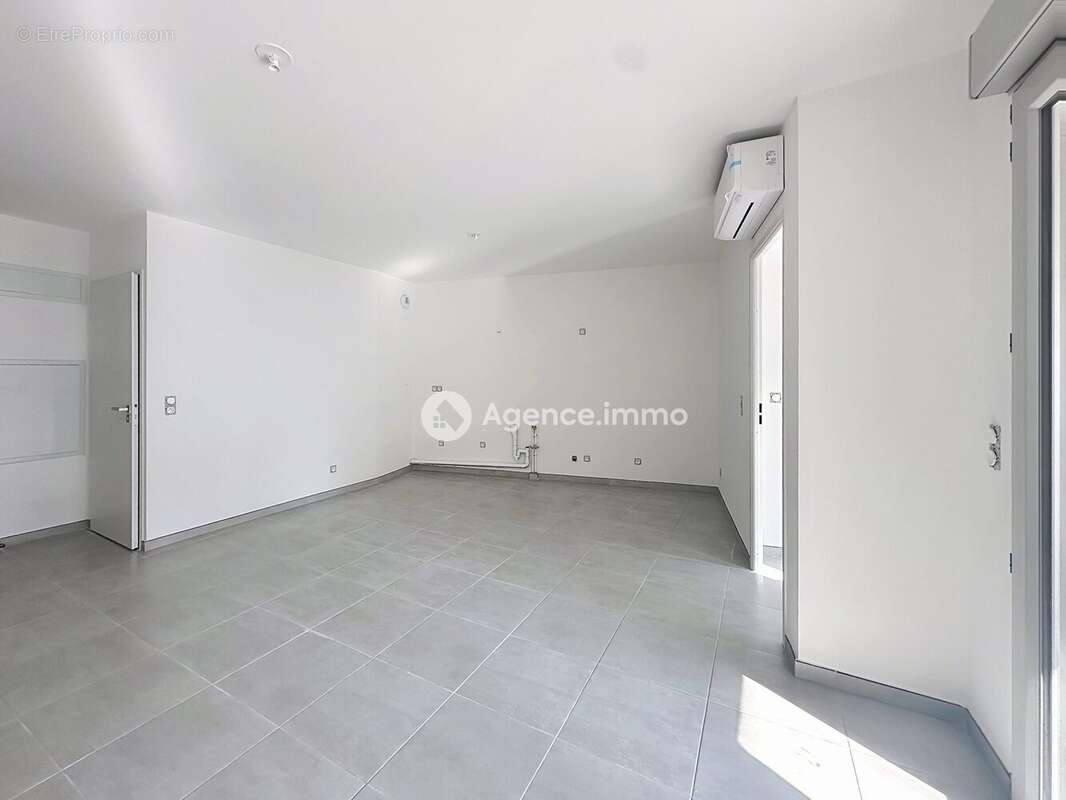 Appartement à FLASSANS-SUR-ISSOLE