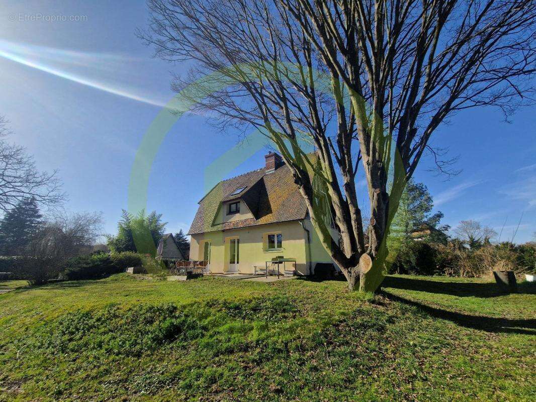 Maison à IVRY-LA-BATAILLE