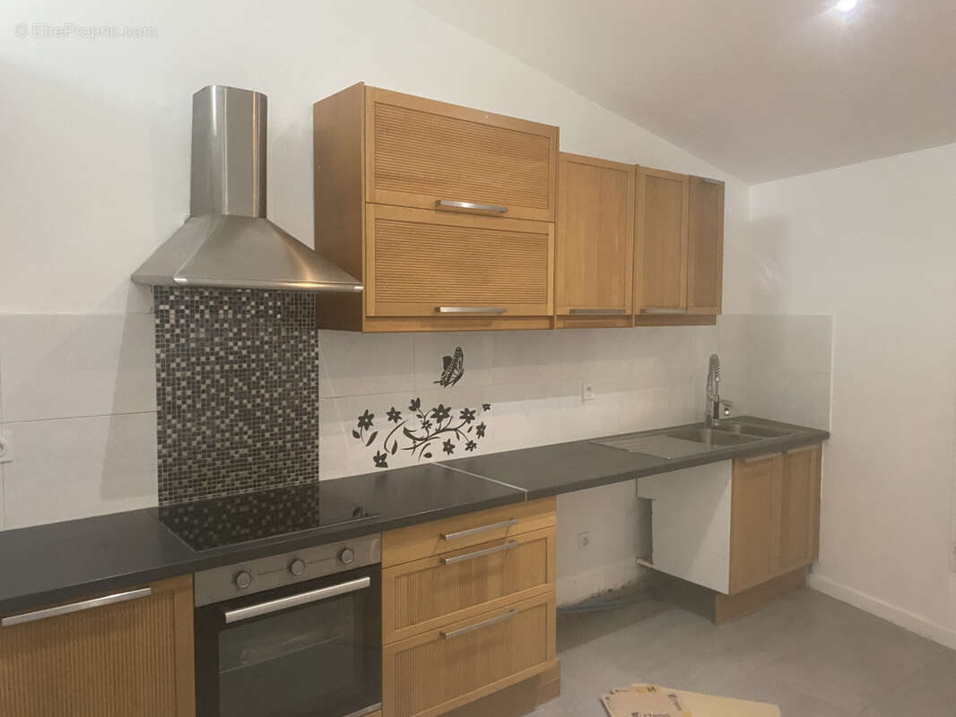 Appartement à MAUGUIO