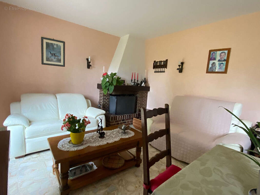 Maison à DAMVILLE