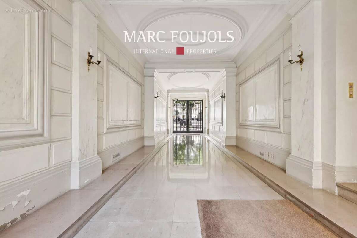 Appartement à PARIS-8E