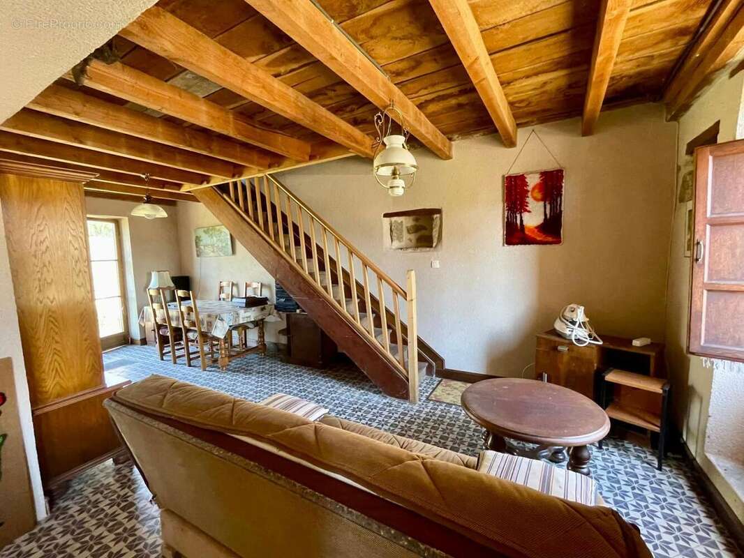 Maison 77 m² à Saint-Medard-La-Rochette  - photo 4