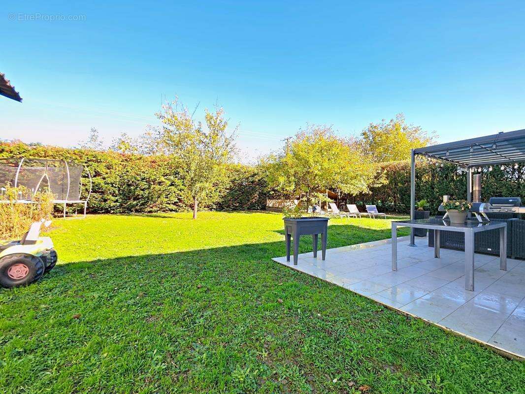 Maison à SAINT-PIERRE-DE-CHANDIEU