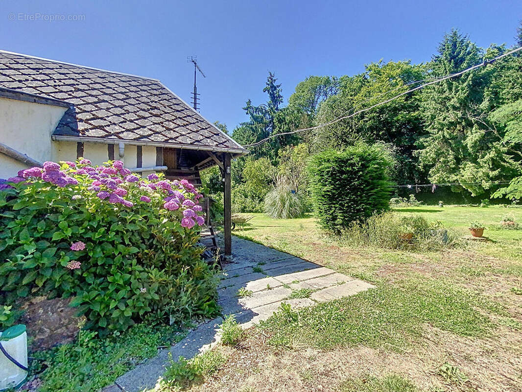 Maison à SAINT-GERMAIN-LA-CAMPAGNE