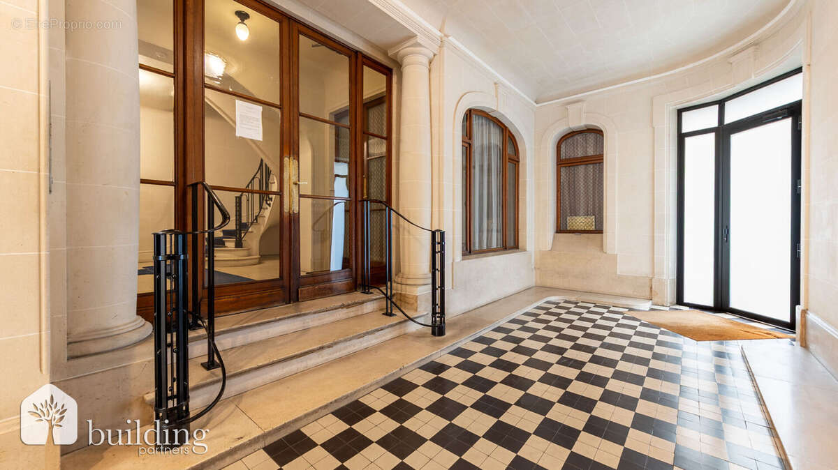 Appartement à PARIS-17E