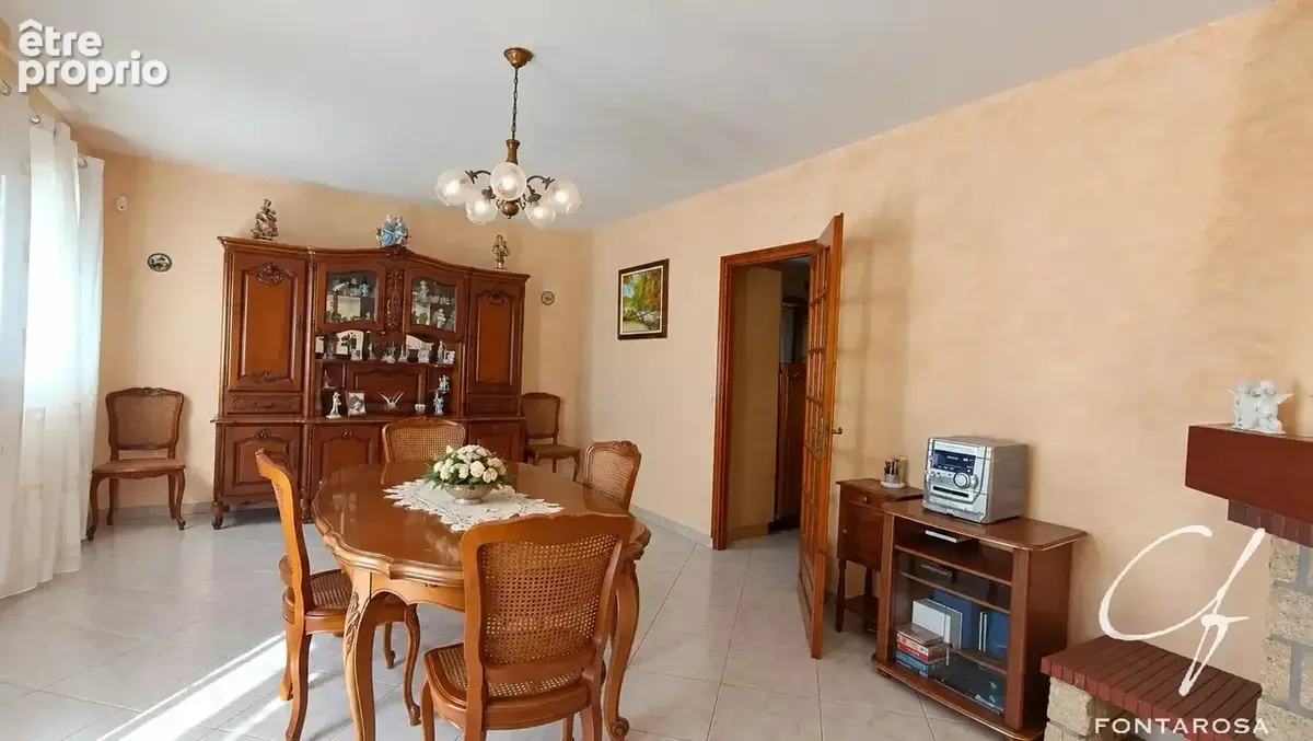 Maison à LE MUY