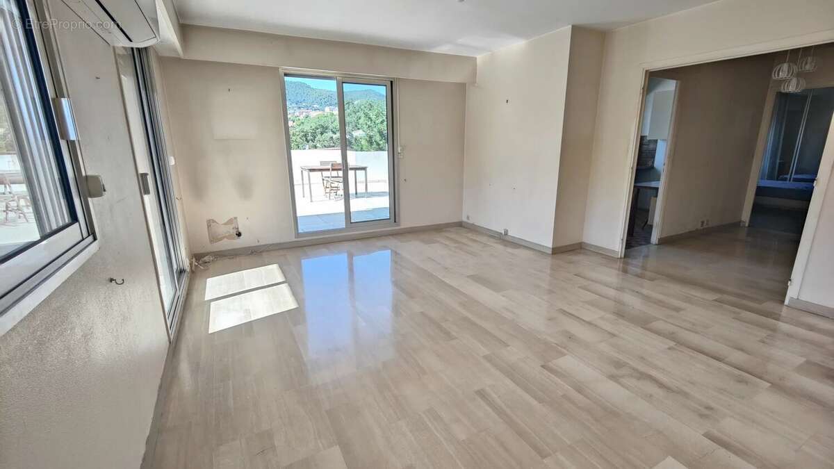 Appartement à VENCE