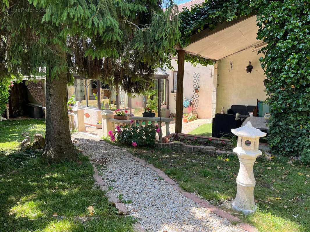 Maison à VERNEUIL-L&#039;ETANG