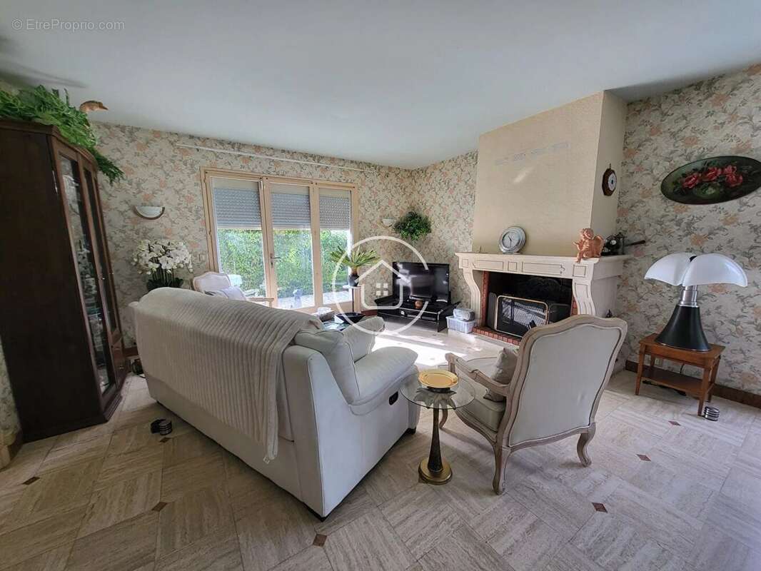 Maison à CHOUZY-SUR-CISSE