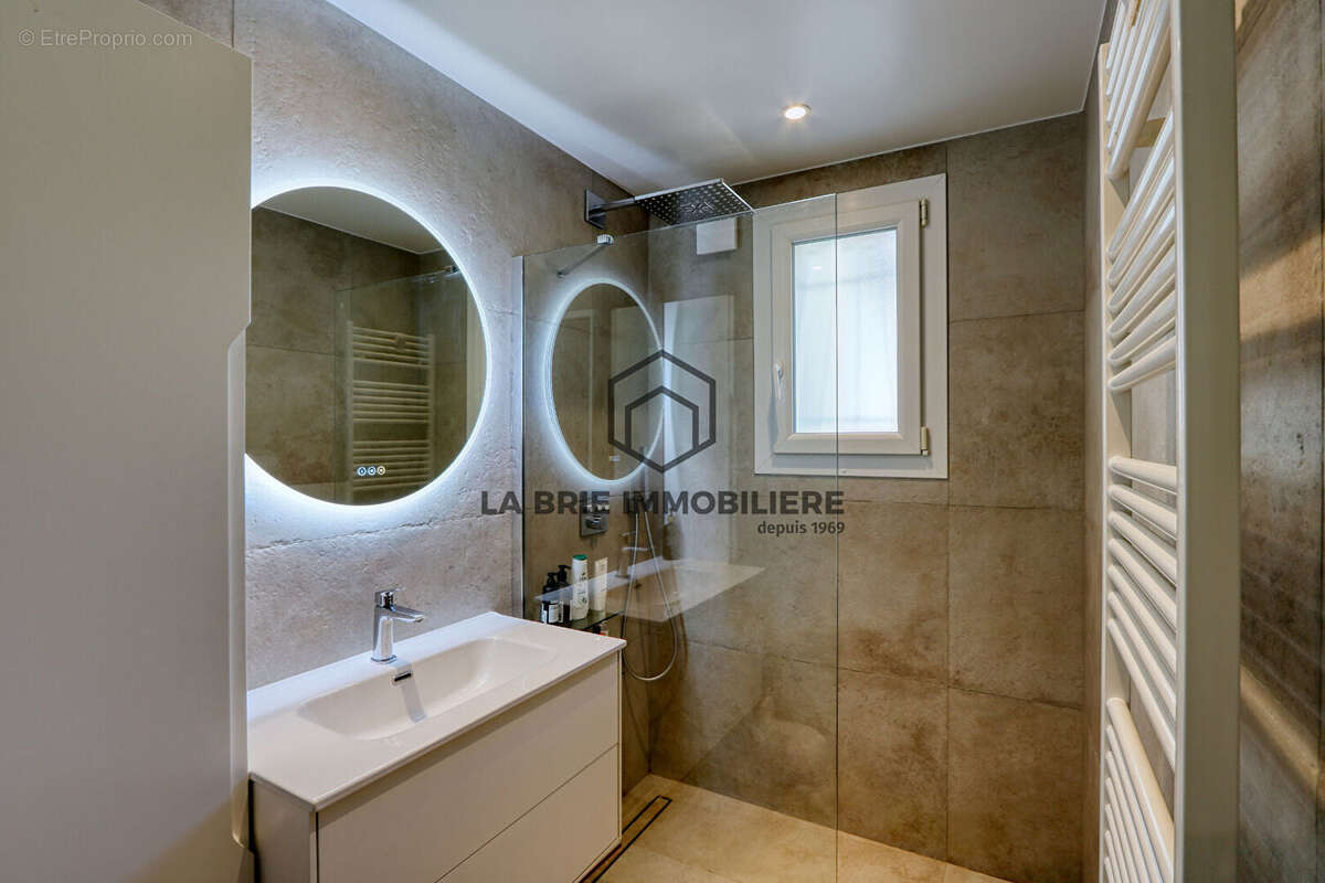 Maison à VILLECRESNES