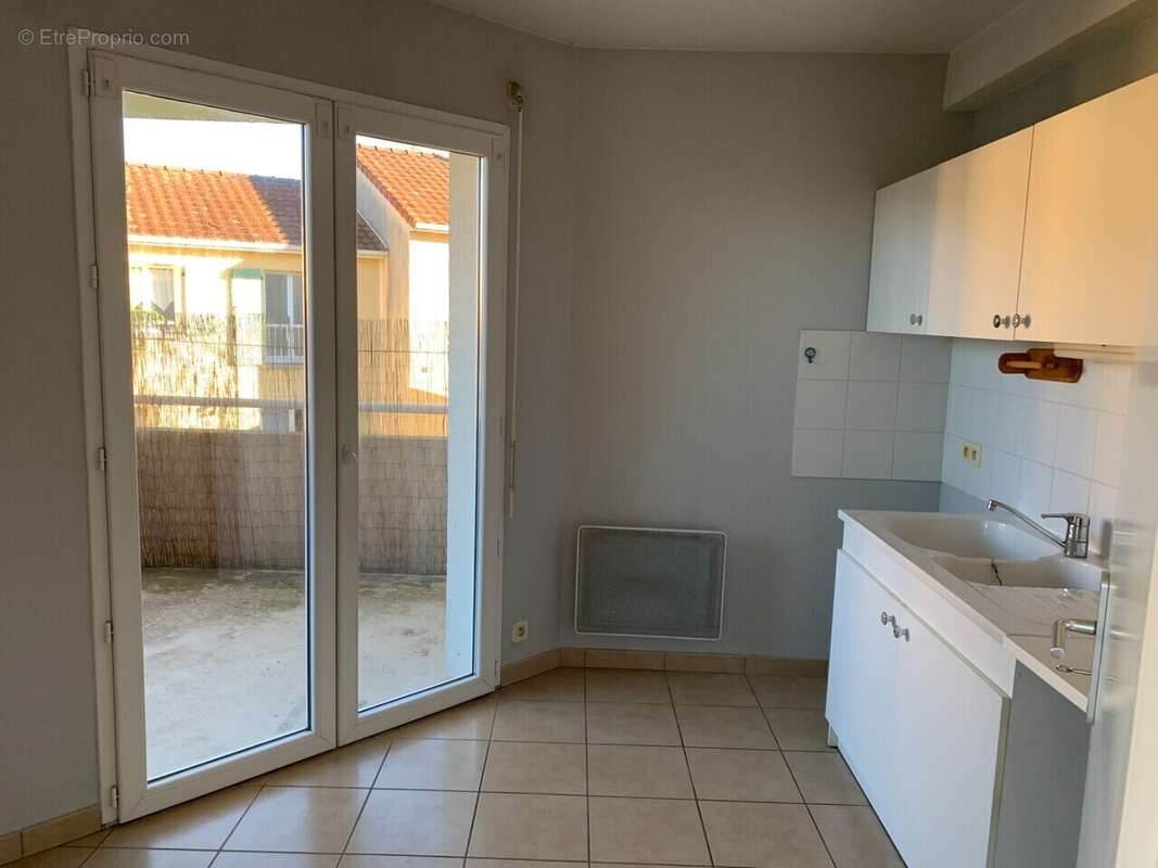 Appartement 65 m² à Objat  - photo 3
