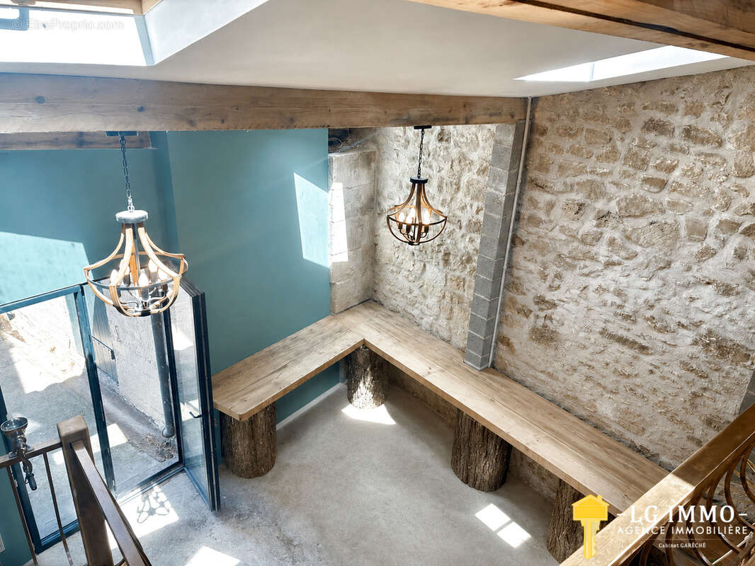 Maison ancienne rénovée avec  dependances, jardin de 1000 m2 et piscine au cœur de mortagne-sur-gironde - photo 23