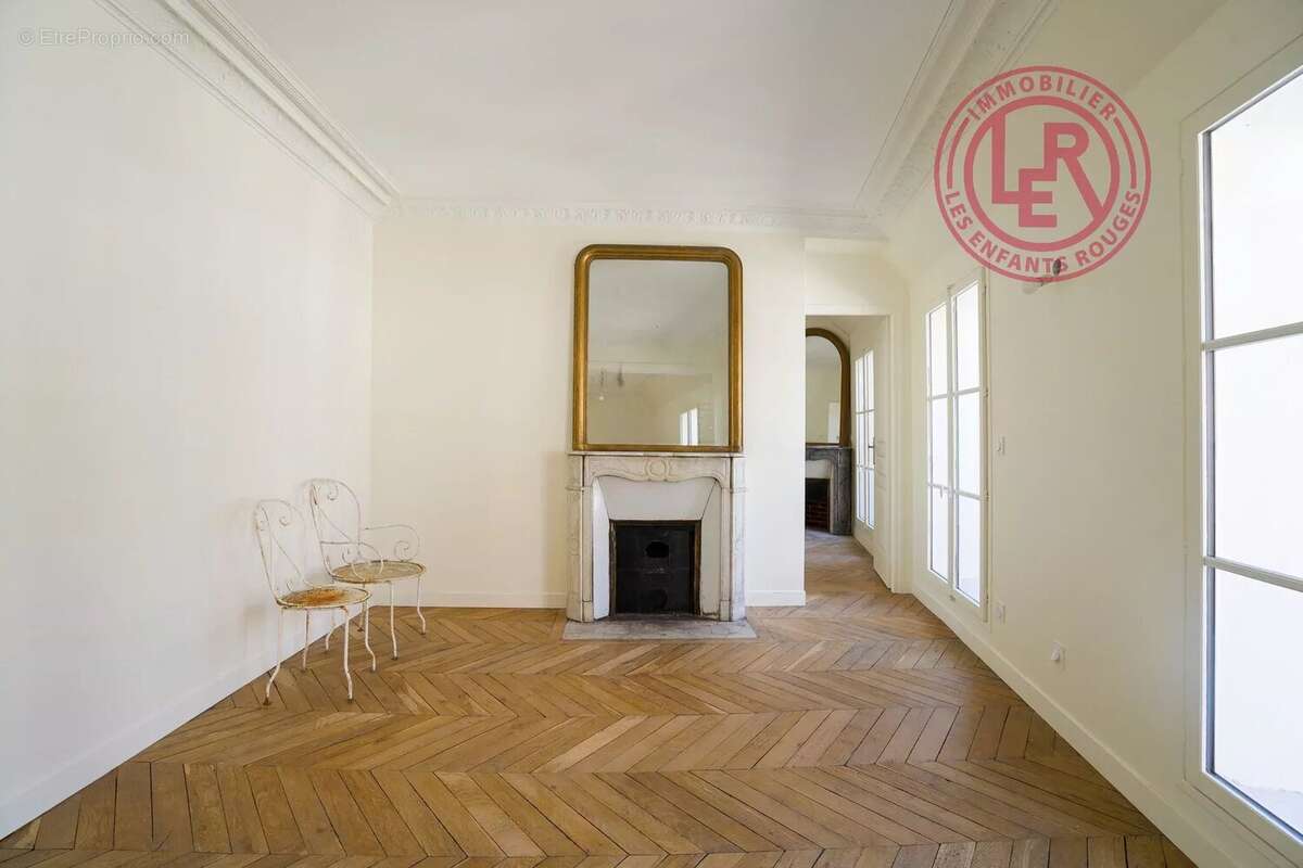 Appartement à PARIS-2E