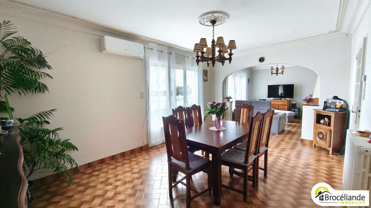 Maison à SAINT-GILLES