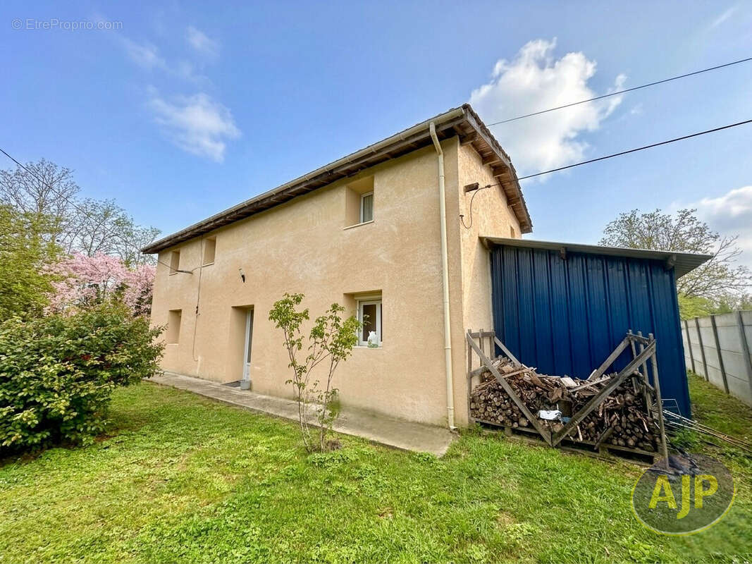 Maison à NOAILLAN