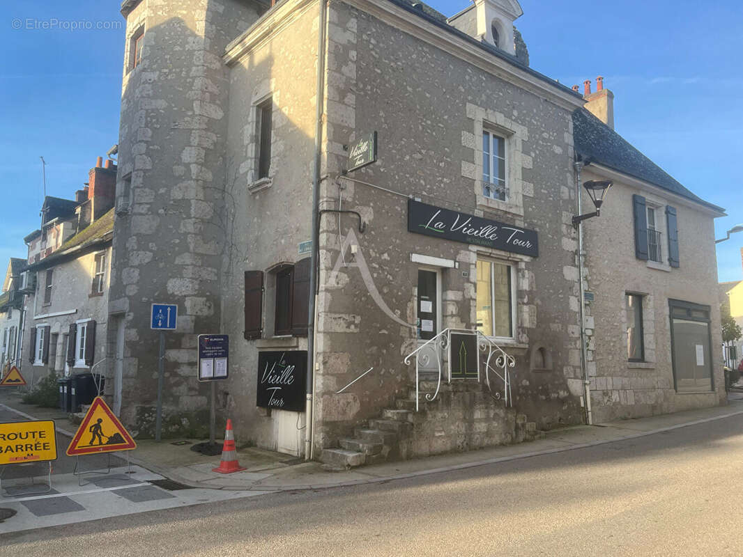 Commerce à CELLETTES