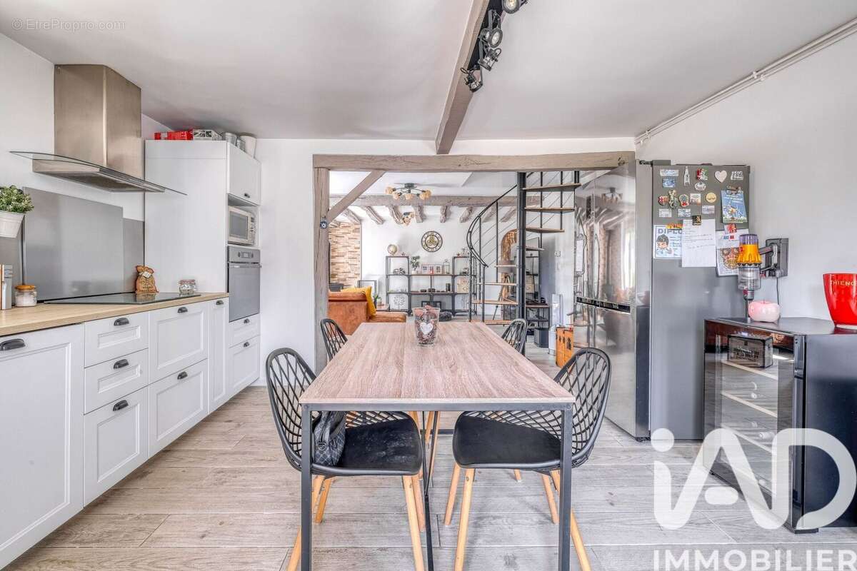 Maison 95 m² à Hautefeuille  - photo 6