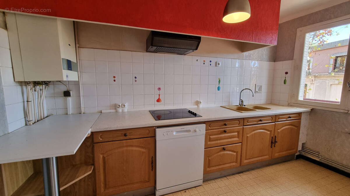 Appartement à LAMALOU-LES-BAINS