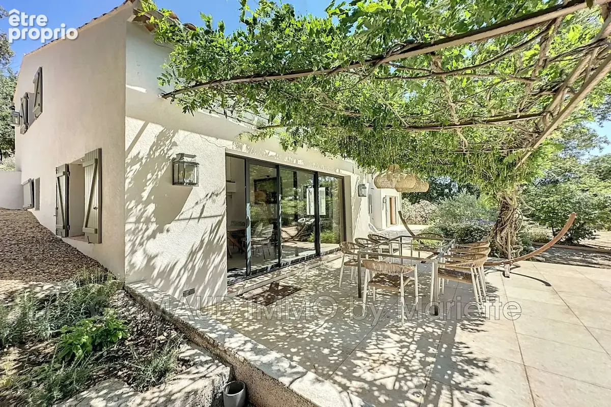 Maison 156 m² à La Garde-Freinet  - photo 3