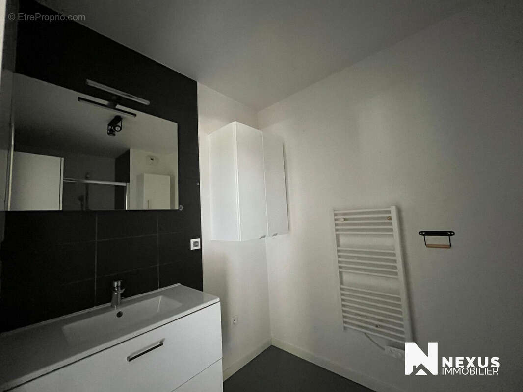 Appartement à PETIT-COURONNE