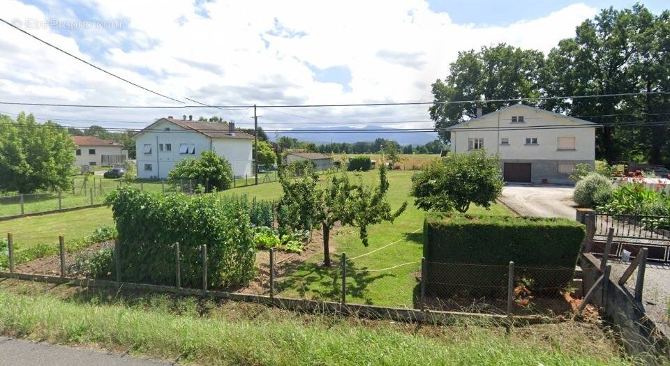 Terrain à L'ISLE-EN-DODON