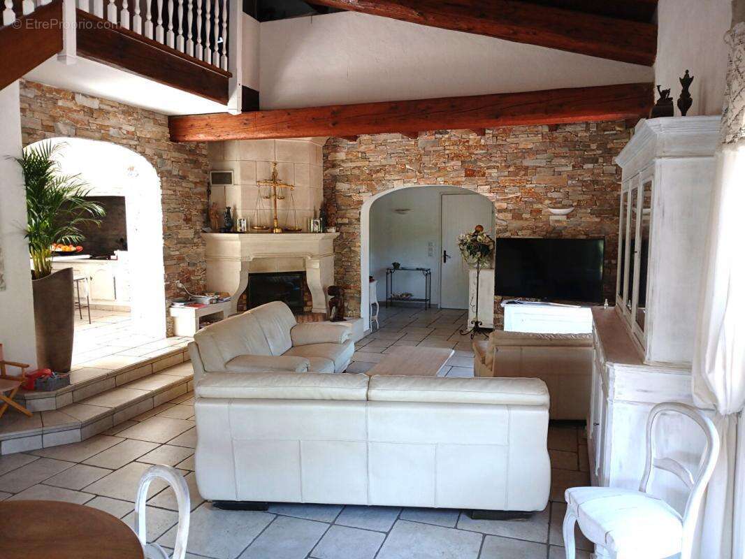 Maison à SOLLIES-TOUCAS