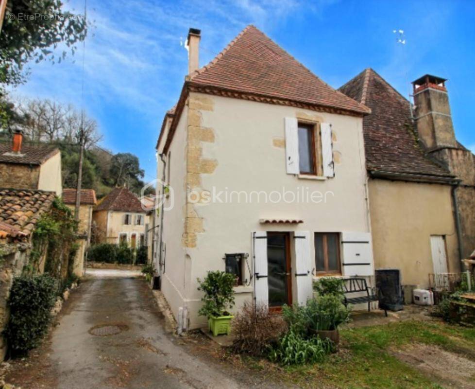 Maison à SAINT-CAPRAISE-DE-LALINDE