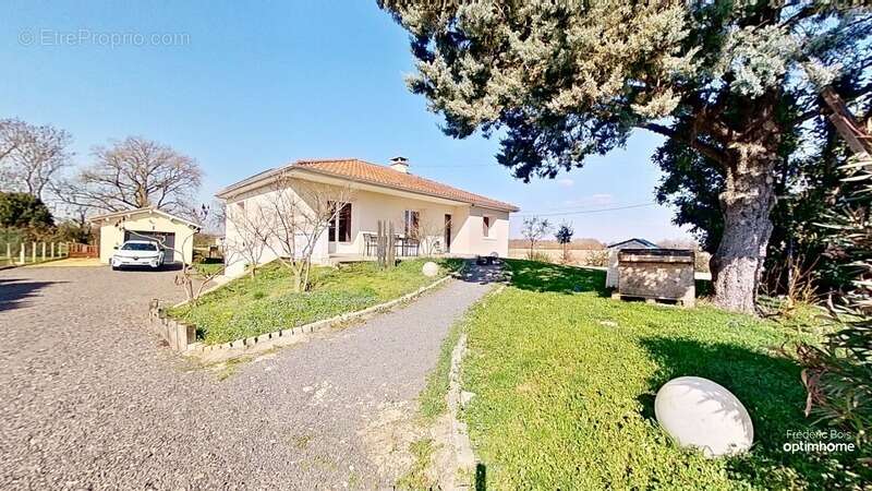 Maison à VONNAS