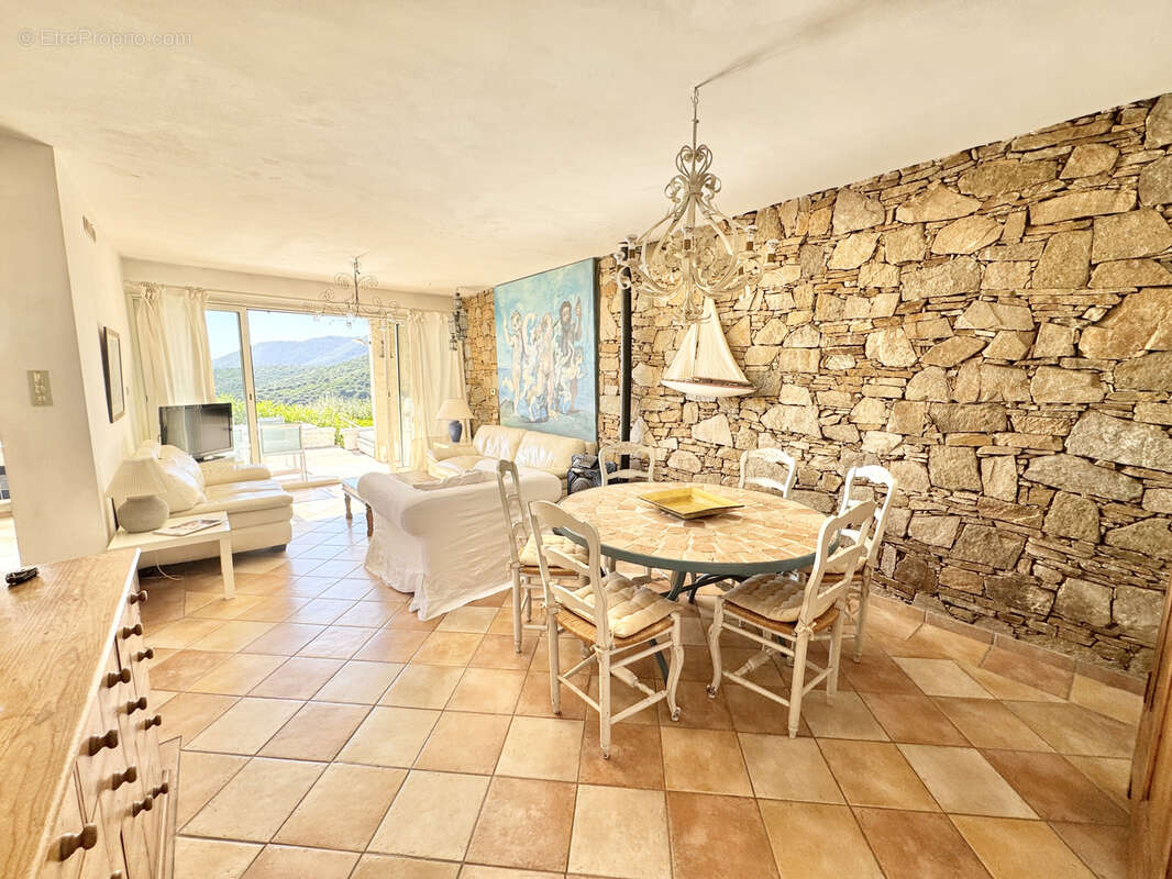 Maison à LA CROIX-VALMER