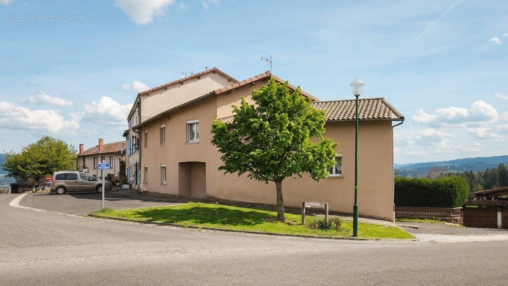 Maison à MAYRES