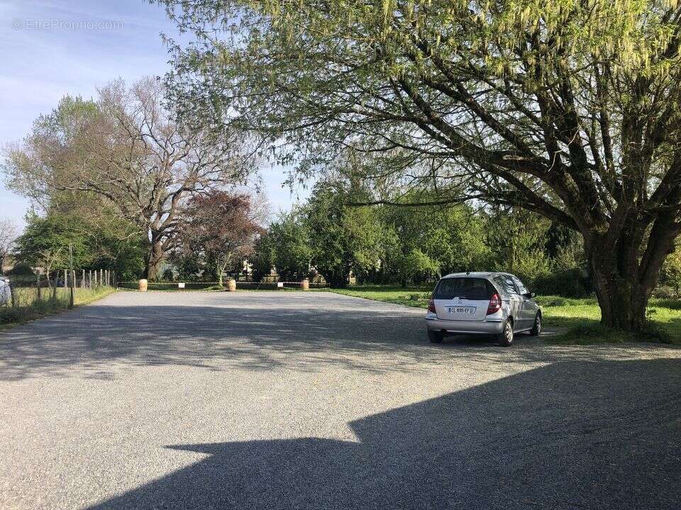 Commerce à GAILLAN-EN-MEDOC