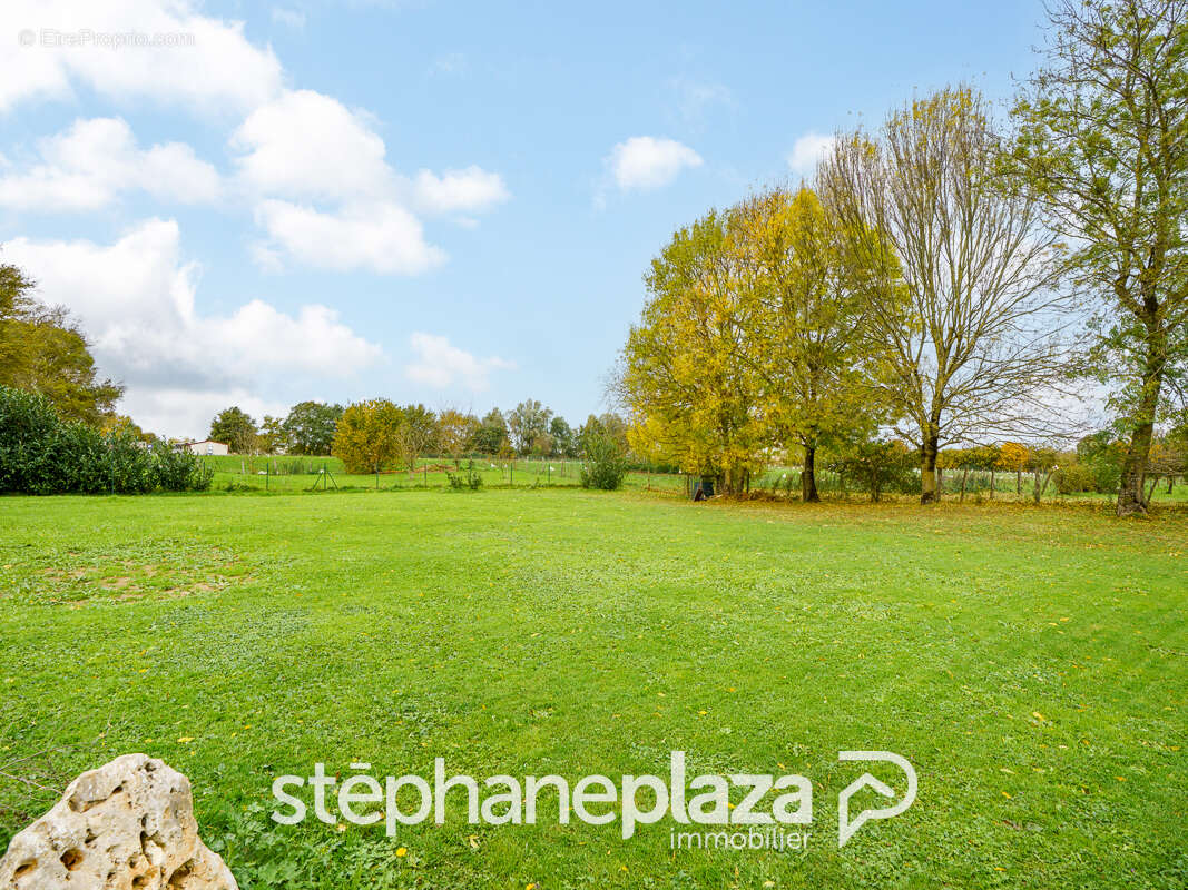 Maison à SAINT-CYR-SUR-MENTHON