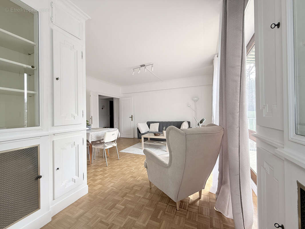 Appartement à LA CELLE-SAINT-CLOUD