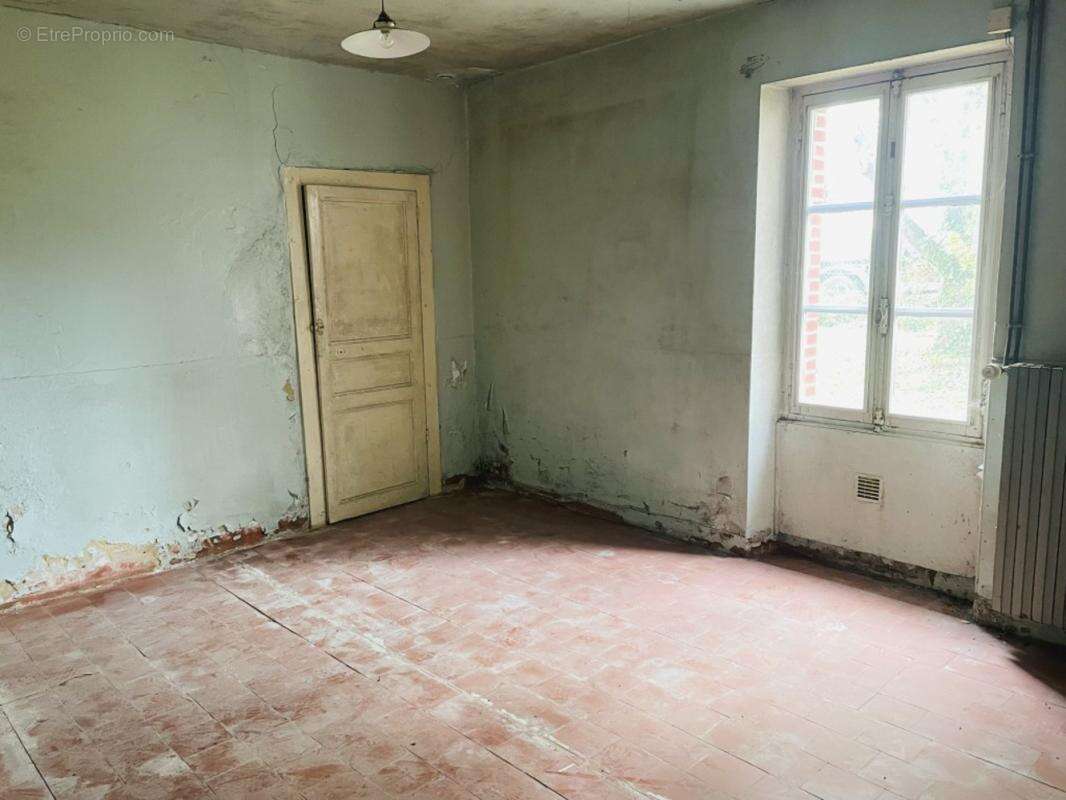 Maison à COURGENARD