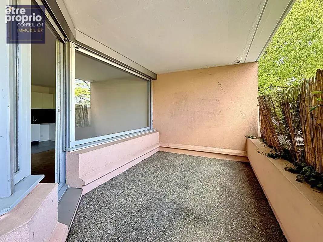 T4 - 82,5 m2 - 3 chambres - Balcon - Parking sous sol - cave - photo 3