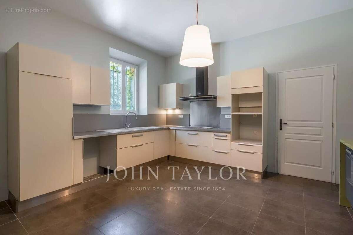 Maison à CABRIERES-D&#039;AVIGNON