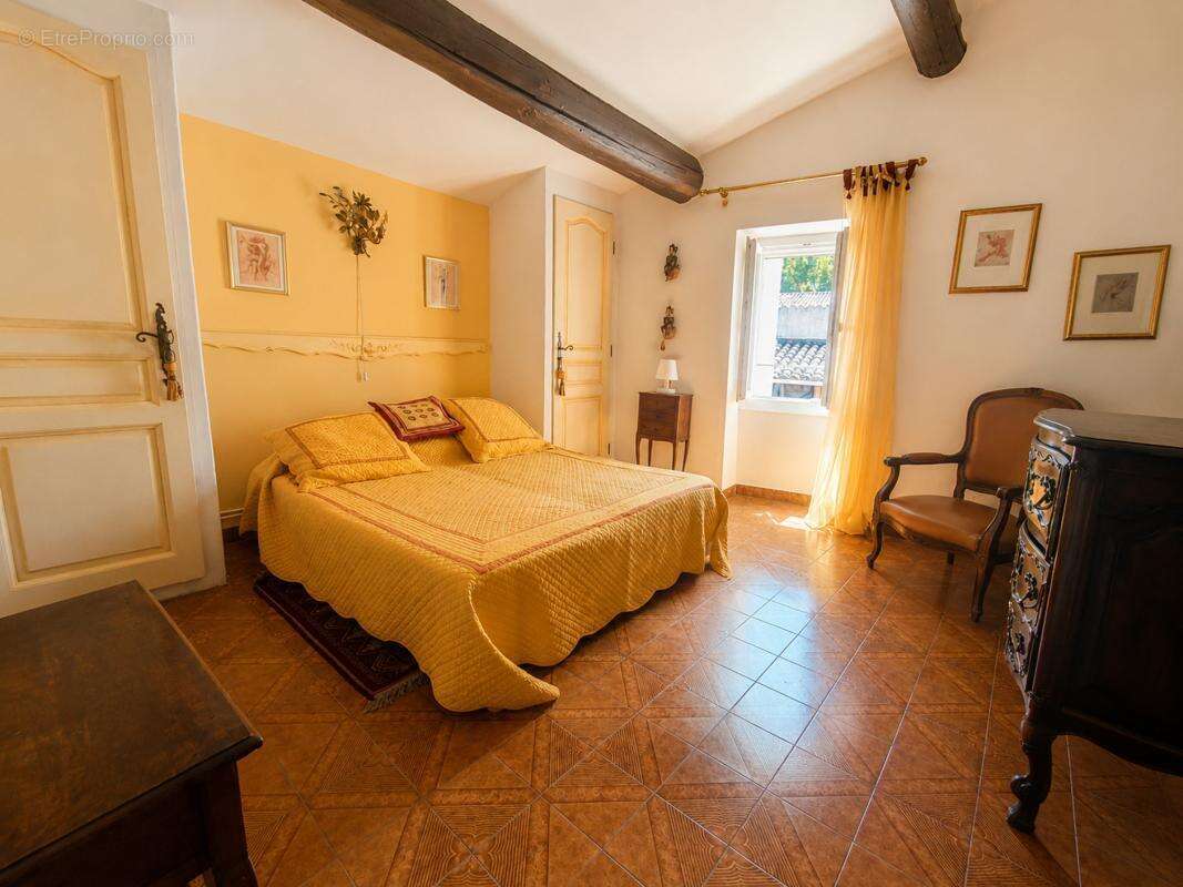 Maison 160 m² à Saint-Martin-De-La-Brasque  - photo 11