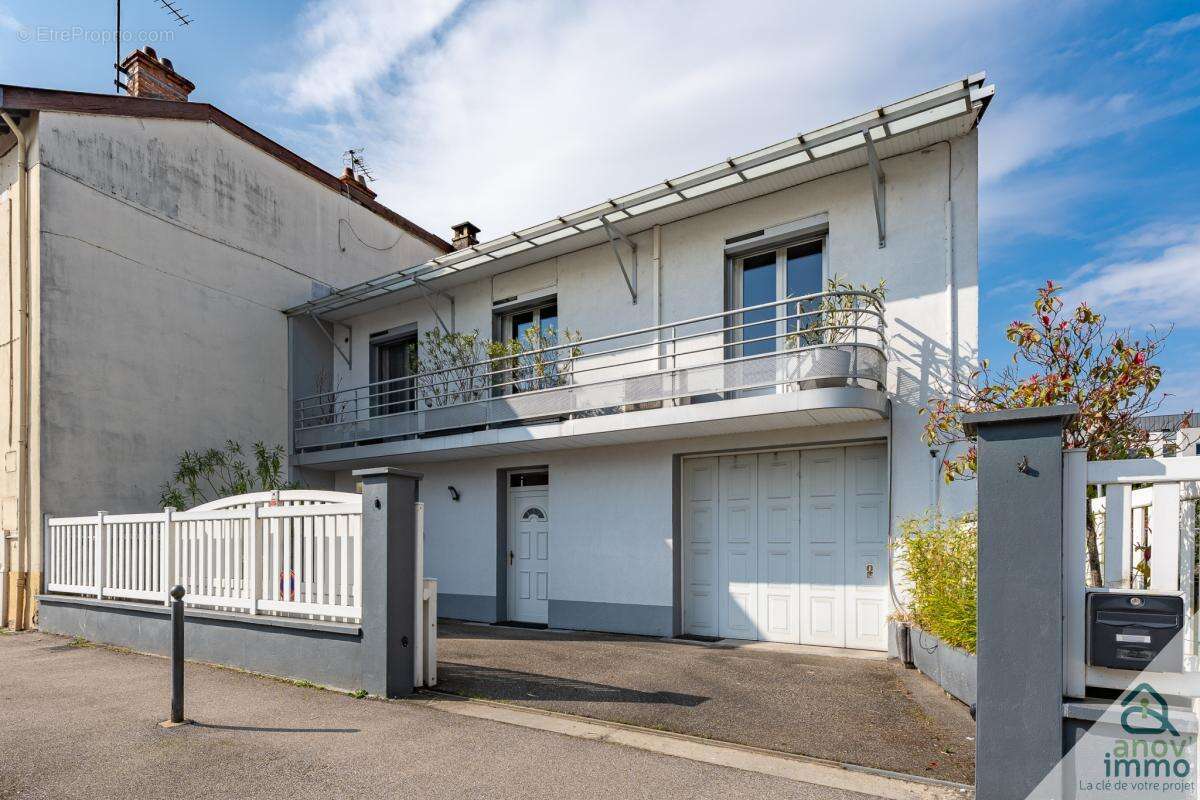 Maison à VILLEURBANNE