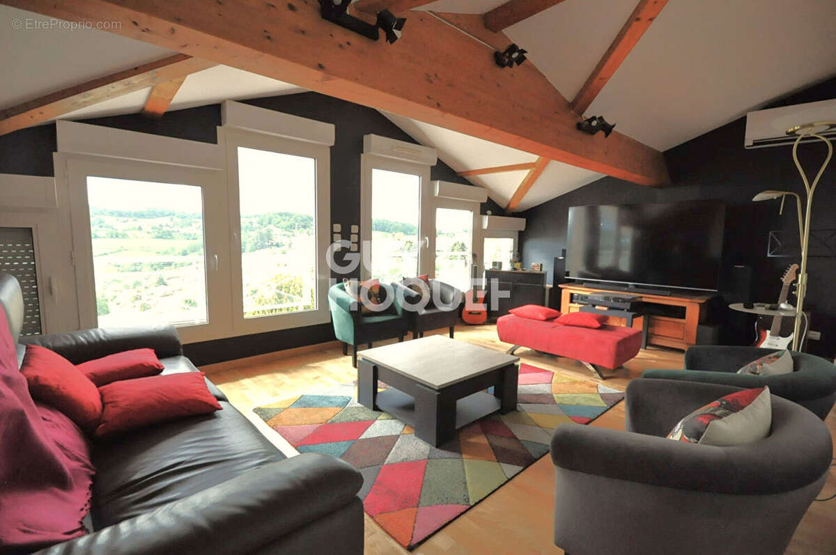 Maison à Saint Martin en Haut de 9 pièces, 165 m2 sur une parcelle de 1004 m². - photo 5