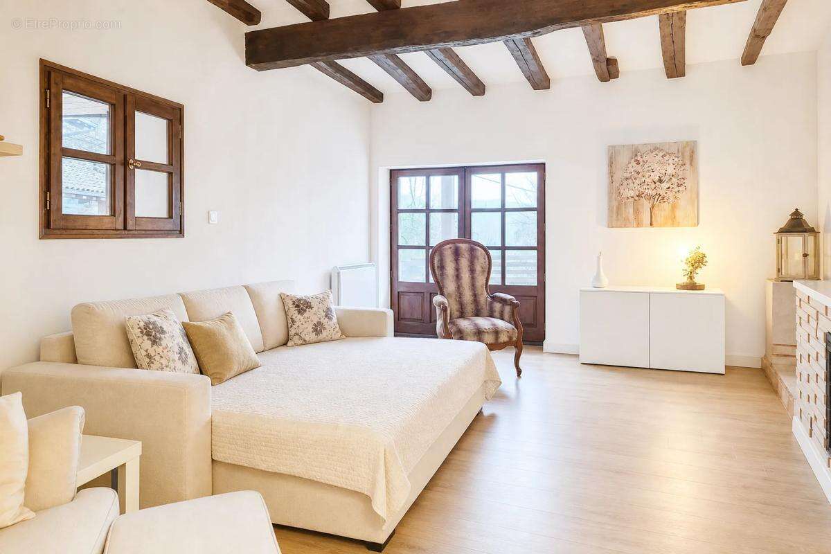 Propriété familiale avec espace bien-être et 8 600 m² de nature - photo 13
