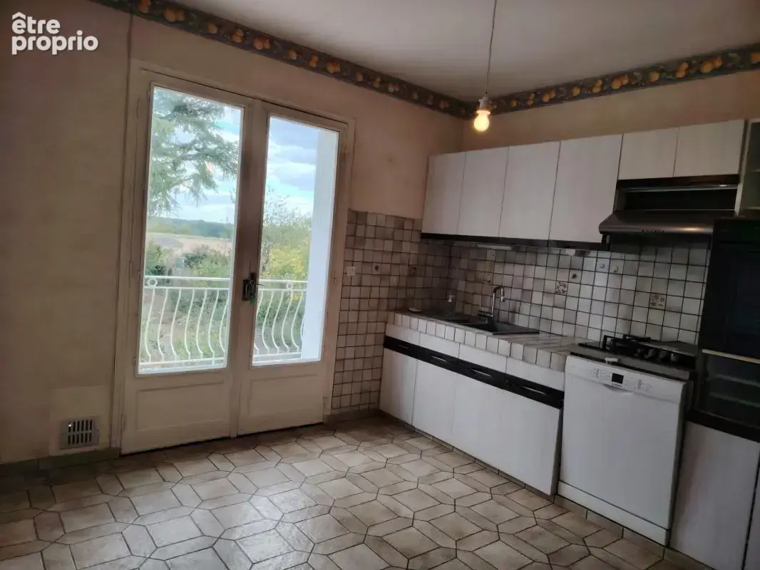 Maison Familiale de 137 m² avec sous-sol à 5 minutes de Chatellerault sur un Terrain de 1530 m² - photo 7
