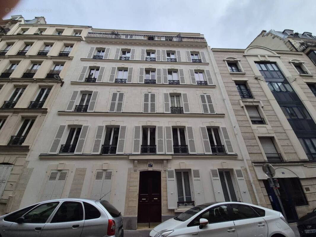 Appartement à PARIS-17E