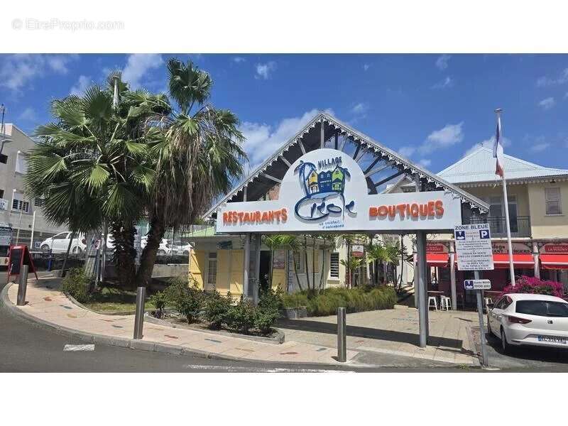 Commerce à LES TROIS-ILETS