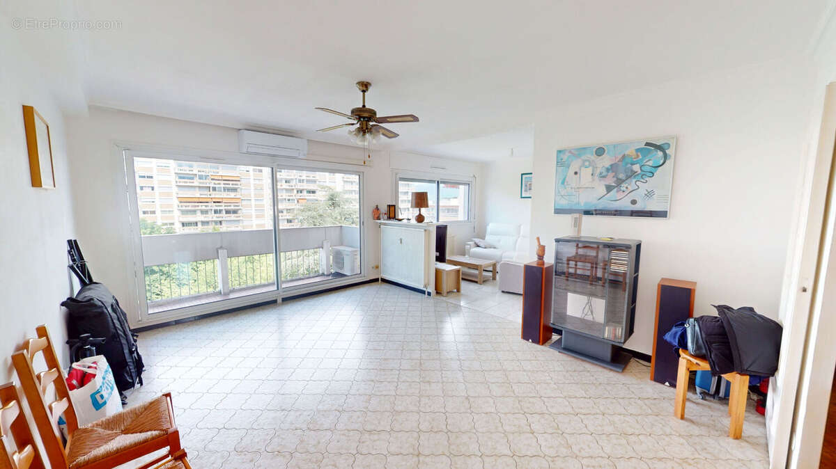 Appartement dernier étage de 82 m2  - Boulevard Joseph Vallier / Catane - photo 3