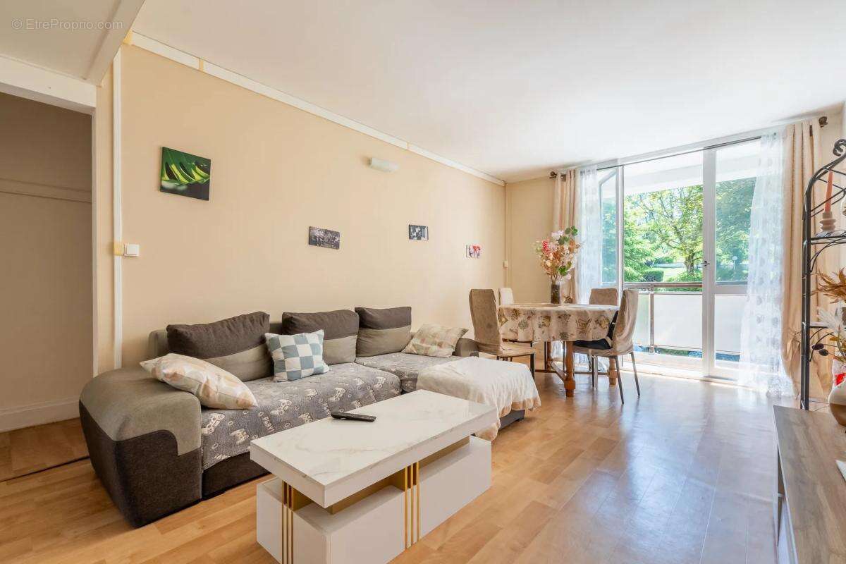 Appartement à CLICHY-SOUS-BOIS