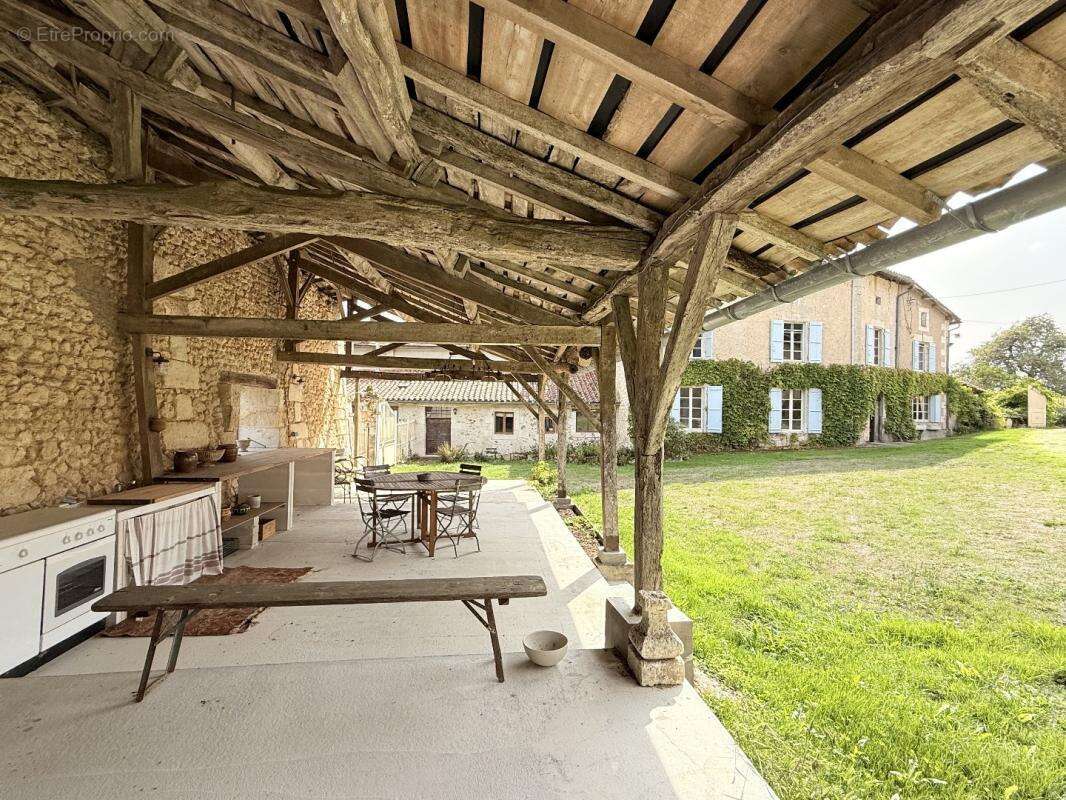 Maison à AUBETERRE-SUR-DRONNE