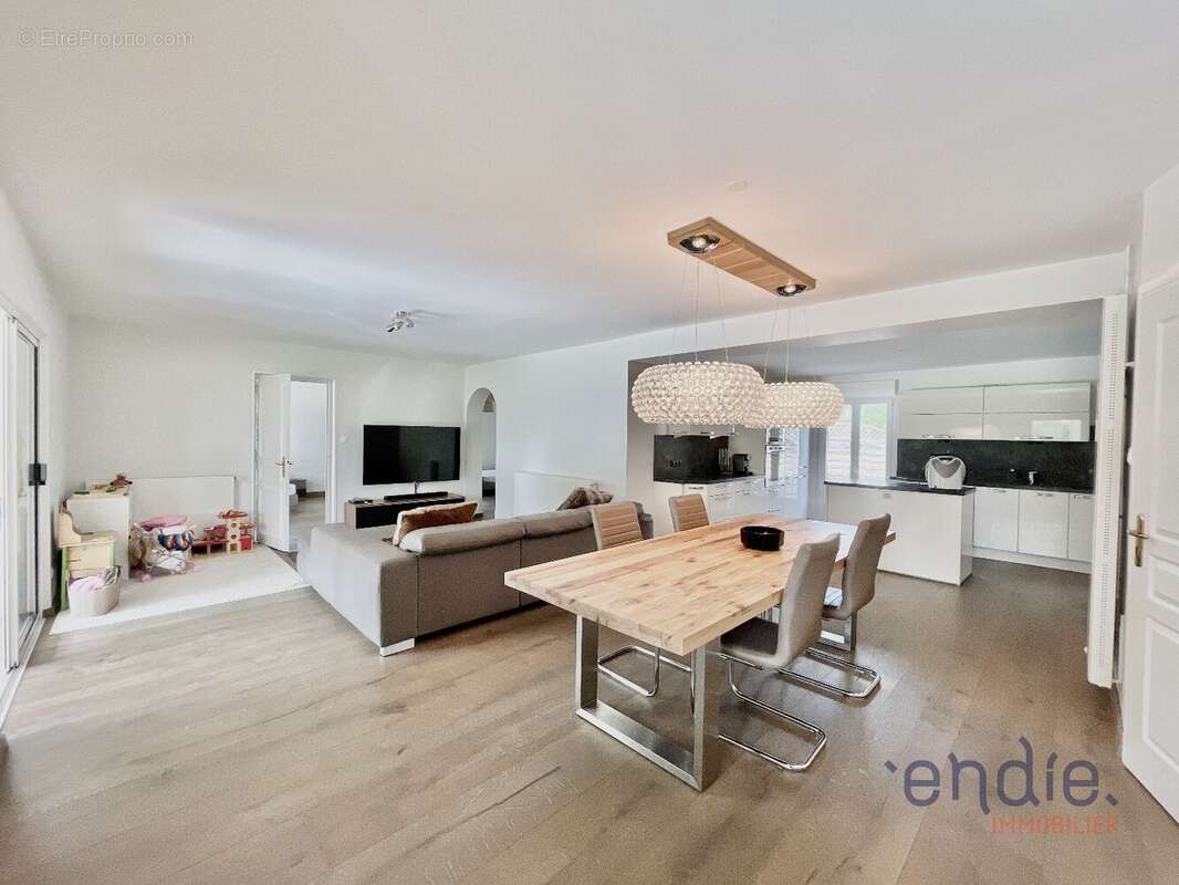 Exclusivité  maison 8 pièces avec piscine et étang à arpenans (70200) - photo 5