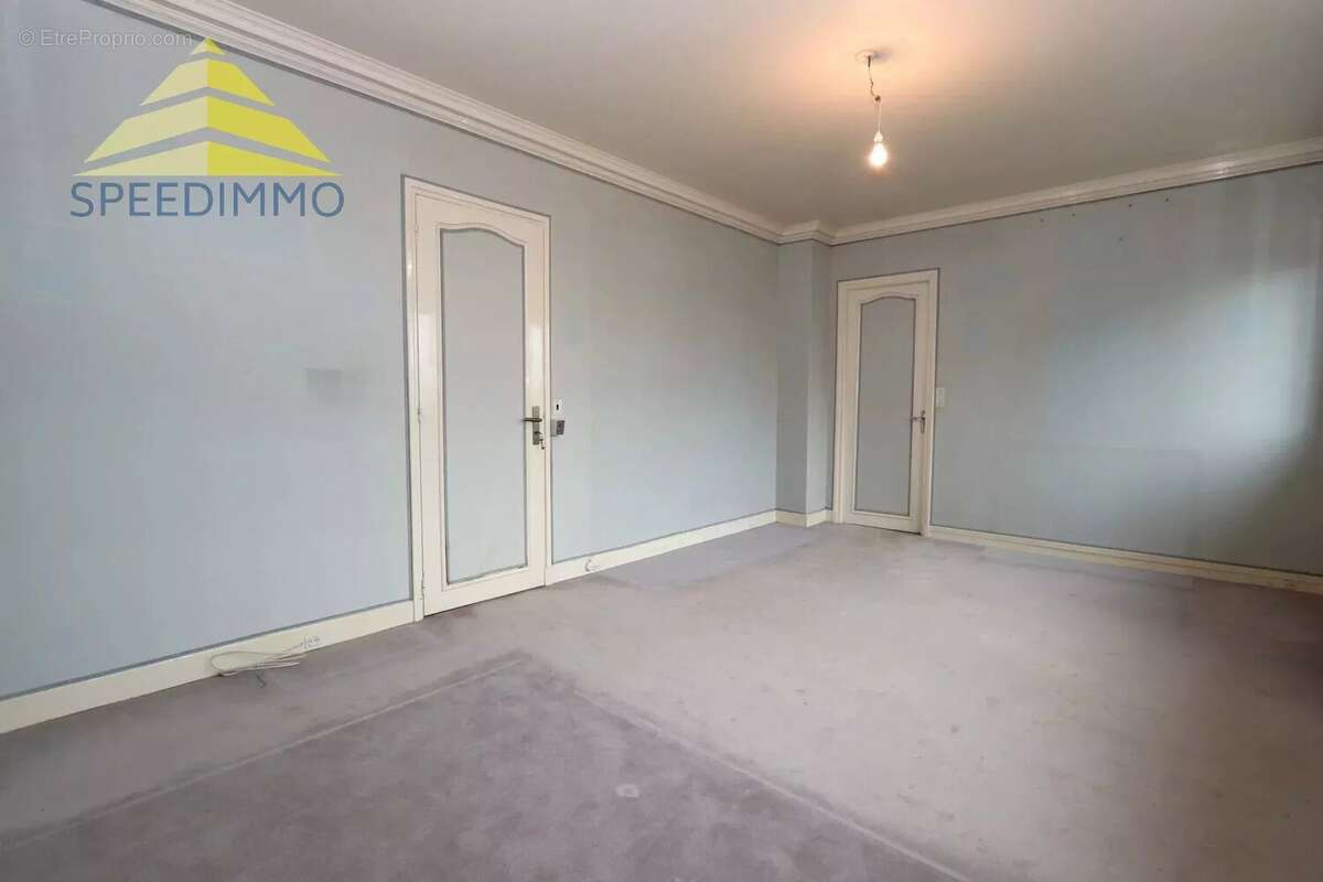 Maison à MANDRES-LES-ROSES